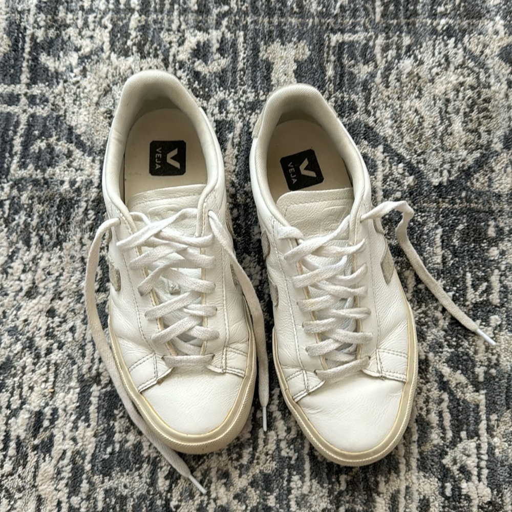 Veja Campo Sneakers - used
